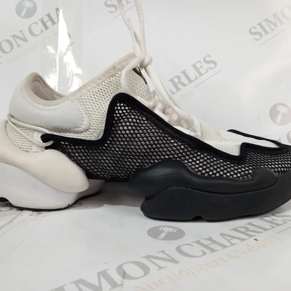 BOXED PAIR OF ADIDAS Y-3 SHOES IN WHITE/BLACK UK SIZE 6