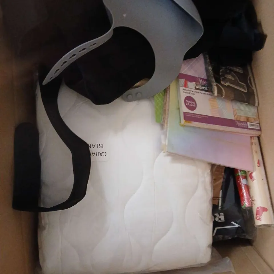 APPROXIMATELY 20 ASSORTED HOUSEHOLD PRODUCTS TO INCLUDE FAUX FLOWERS, KITCHEN SLICER, WRAPPING PAPER ETC 