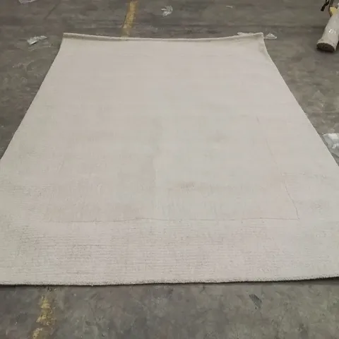 QUALITY DESIGNER AREA RUG - APPROXIMATELY 290X200CM