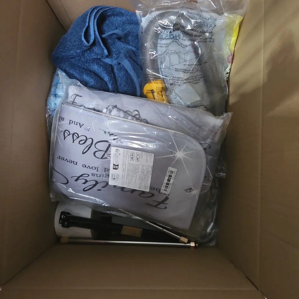 BOX OF APPROX 15 HOUSEHOLD ITEMS TO INCLUDE OLDBALLZ  STAINLESS STEEL TRAVEL MUG, EMPTY JEWELRY BOX , ETC 