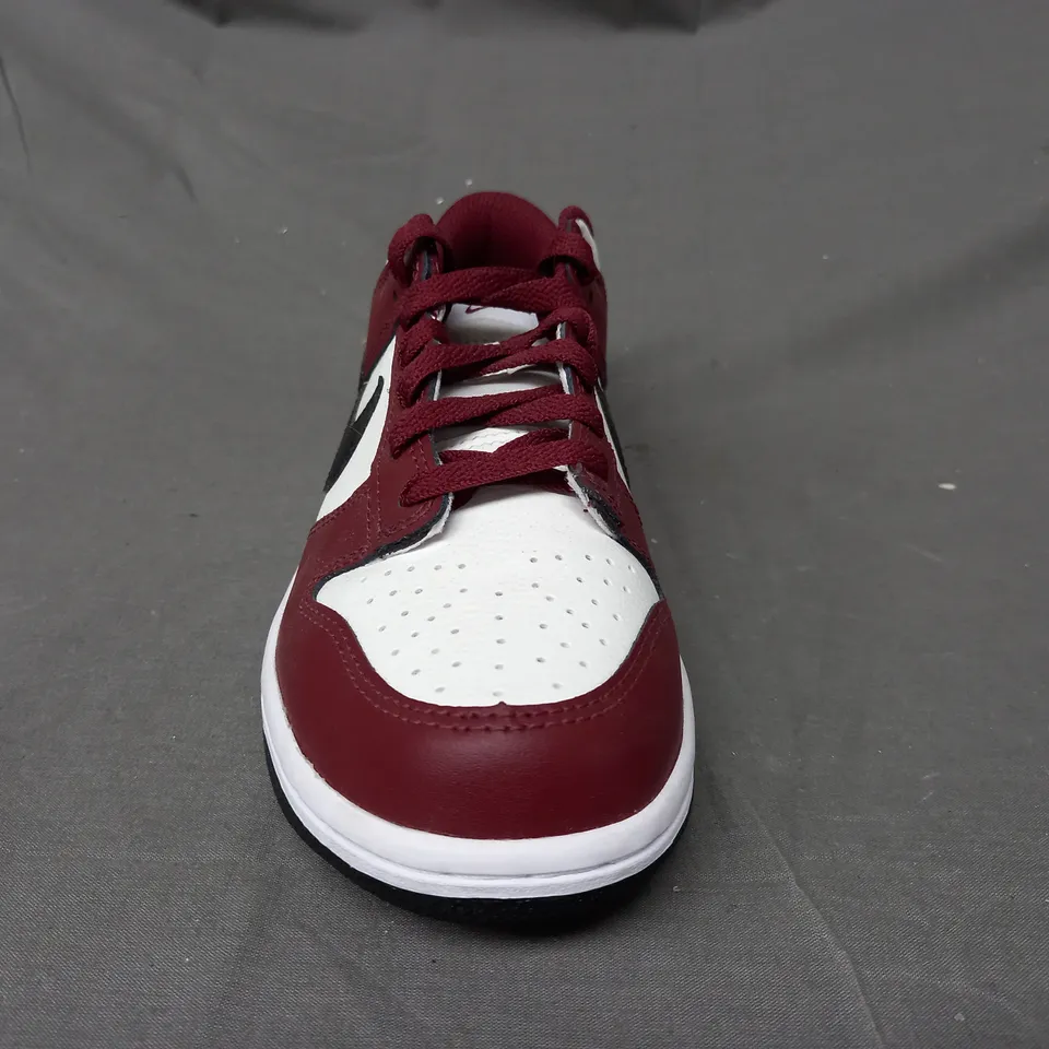 PAIR OF NIKE TRAINERS IN BURGUNDY/WHITE/BLACK UK SIZE 4.5
