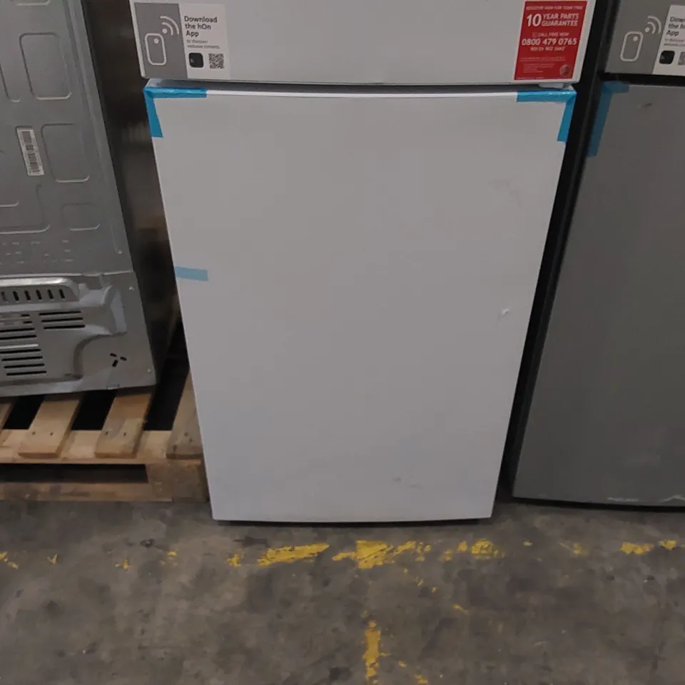 HOOVER 55CM WIDE FREESTANDING LOW FROST FRIDGE FREEZER IN WHITE -COLLECTION ONLY- 