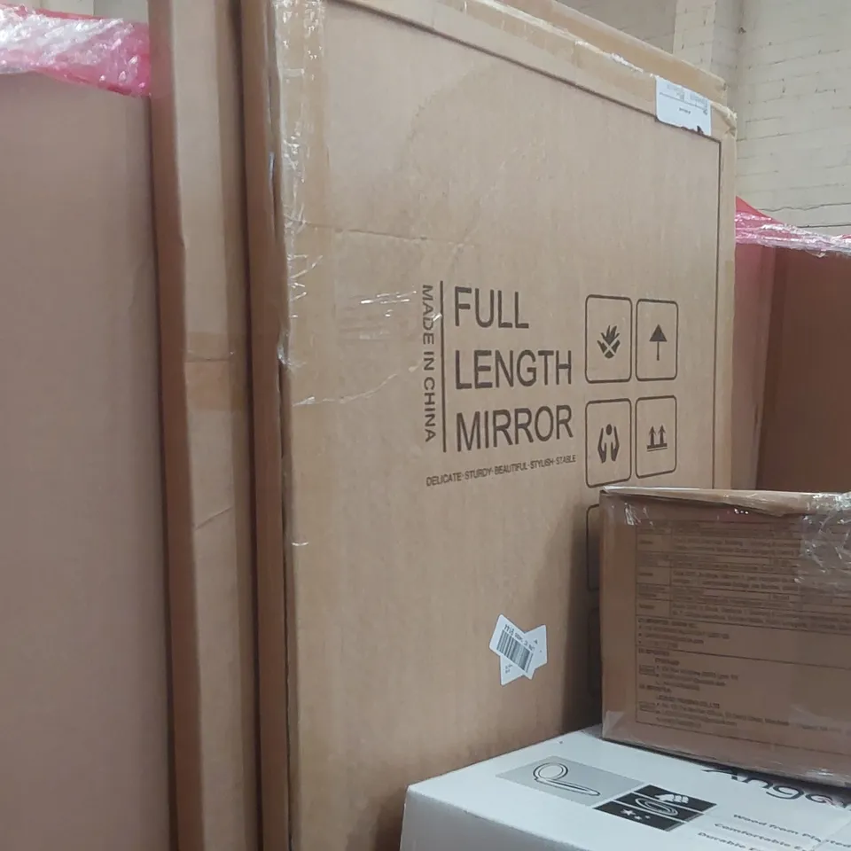 PALLET CONTAINING A LARGE QUANTITY OF ASSORTED ITEMS INCLUDING: HIKING STICK, BISINNA XL SLEEPING BAG, KIDS TRICYCLE, BLINDS, FULL-LENGTH MIRROR ECT