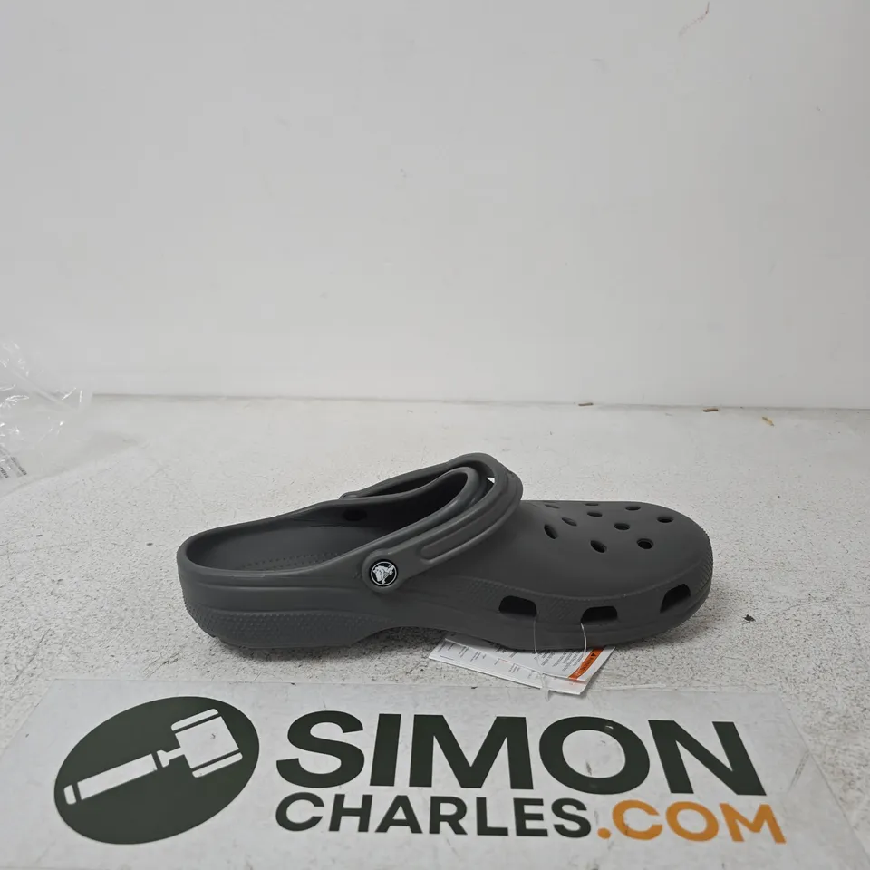 CROCS CLASSIC CLOG – GREY, UK 9 (EU 44)