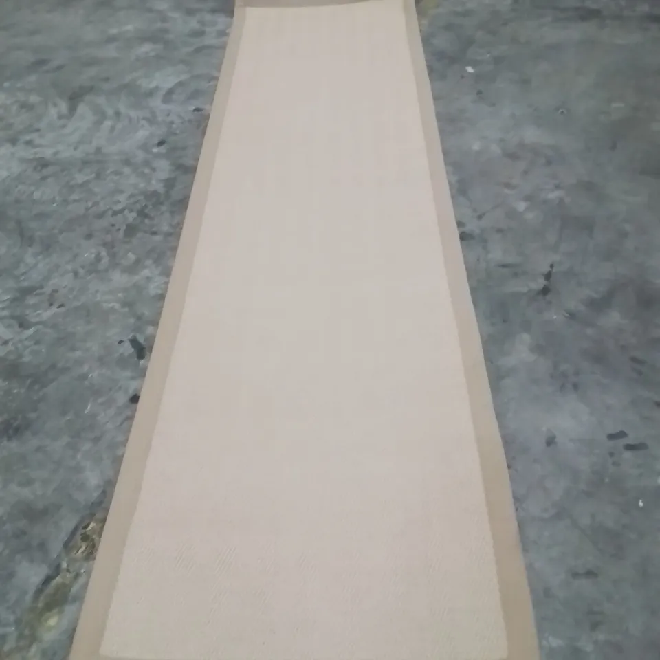 QUALITY DESIGNER AREA RUG - APPROXIMATELY 295X80CM