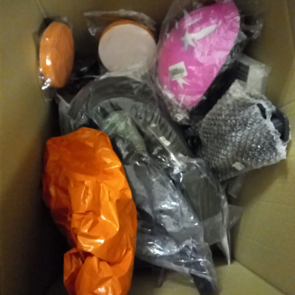BOX OF ASSORTED CAR ACCESSORIES TO INCLUDE KIDS HELMET - BATTERY - WINDOW TINT / COLLECTION ONLY