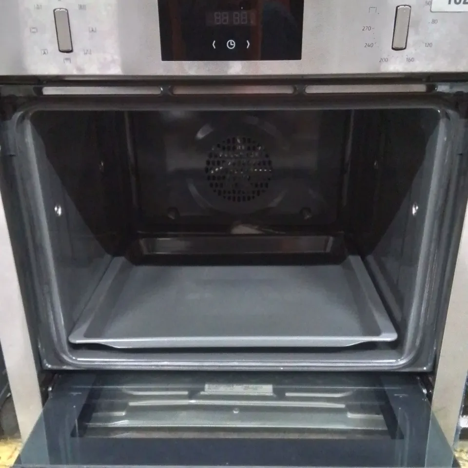 NEFF BUILT IN SINGLE OVEN //SILVER