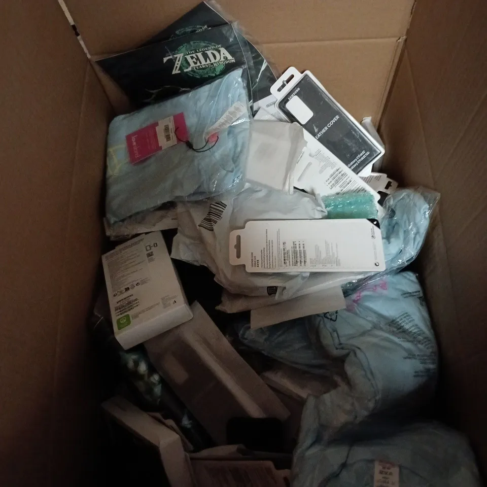 BOX OF APPROXIMATELY 30 ASSORTED ITEMS TO INCLUDE LOVE T SHIRT, GAGDET CASE, SAMSUNG LEATHER CASE ETC