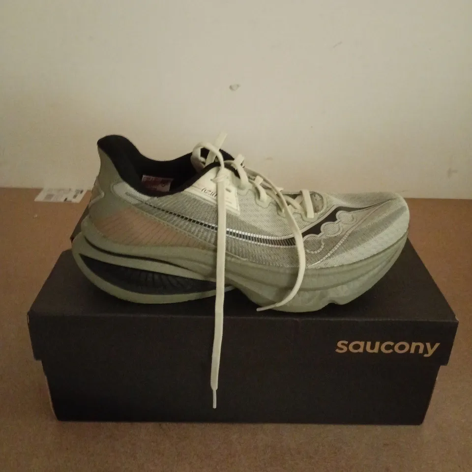 BOXED PAIR OF SAUCONY ENDORPHIN AZURA TRAINERS IN SAGE - UK 8.5