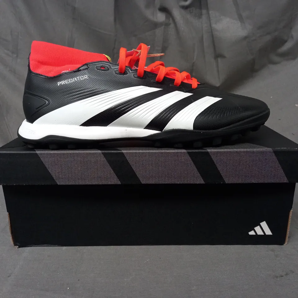 BOXED PAIR OF ADIDAS PREDATOR LEAGUE SHOES IN BLACK/WHITE/ORANGE UK SIZE 9