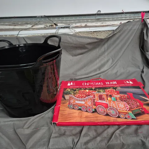 CAGE OF APPROXIMATELY 10 ASSORTED HOUSEHOLD ITEMS TO INCLUDE - FLEXIBLE LARGE TUBS - CHRISTMAS TRAIN - CLEAR PLASTIC LARGE STORAGE CONTAINER - COLLECTION ONLY