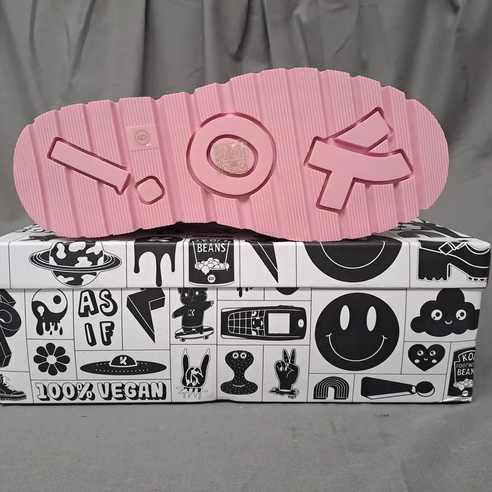 BOXED PAIR OF KOI VEGAN YAMI PASTEL PINK PLATFORM BOOTS UK SIZE 9