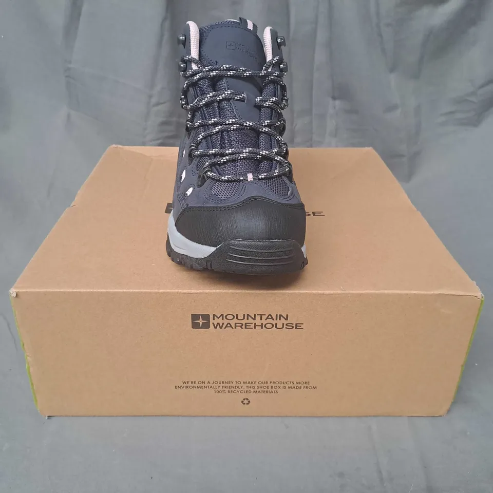BOXED PAIR OF MOUNTAIN WAREHOUSE ADVENTURER WATERPROOF WALKING BOOTS IN DARK PURPLE/PINK UK SIZE 5