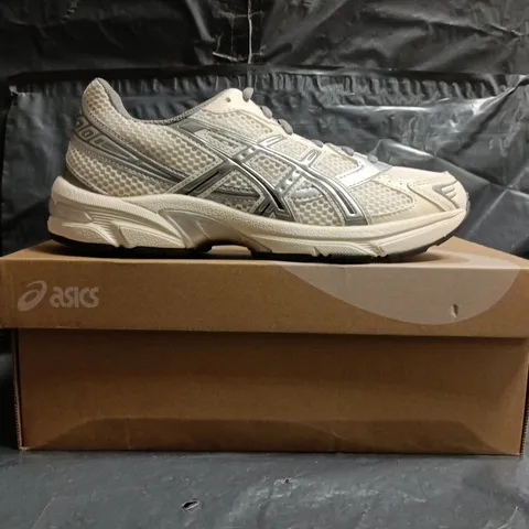 BOXED PAIR OF ASICS GEL-1130 TRAINERS IN CREAM/CLAY GREY SIZE UK 6