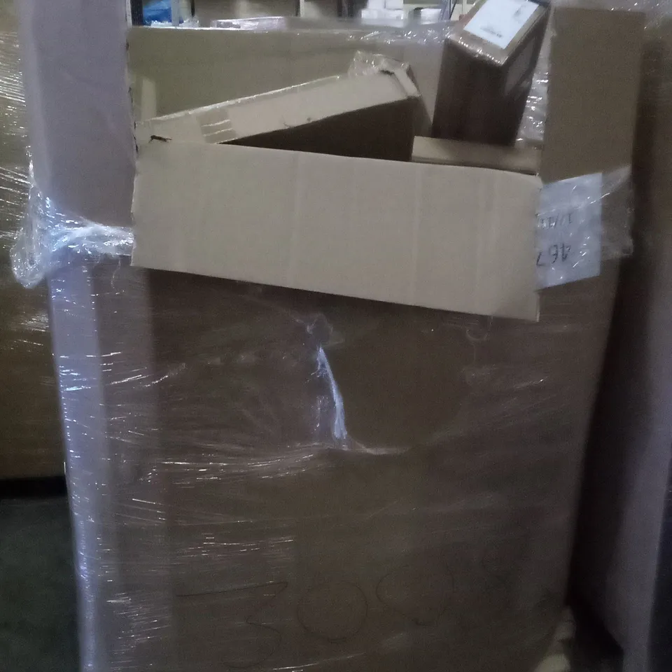 PALLET OF ASSORTED ITEMS INCLUDING CLOTHES RACK, CEILING LIGHT, A4 BLACK SIGN STAND, SHOE RACK DRIPEX MIRROR 