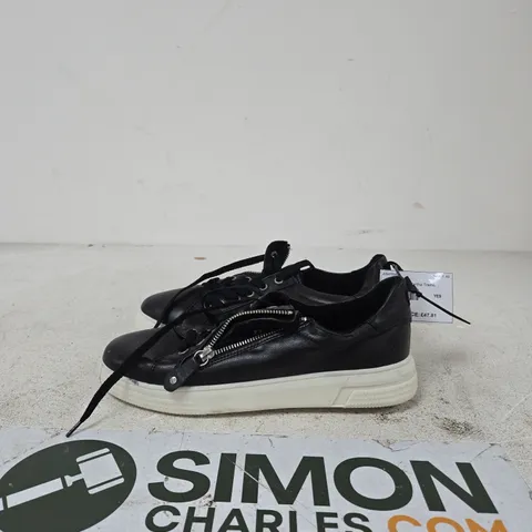 HUSH PUPPIES BLACK LEATHER SNEAKERS WITH ZIP DETAIL, WHITE SOLE (UK SIZE 8