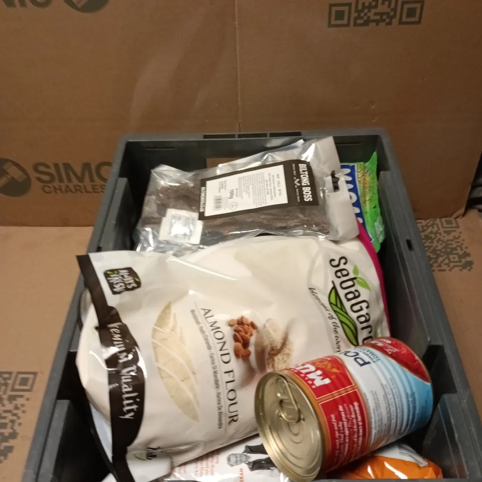 APPROXIMATELY 15 ASSORTED FOOD ITEMS INCLUDING ALMOND FLOUR AND BILTONG BOSS BEEF CHILLI BITES 