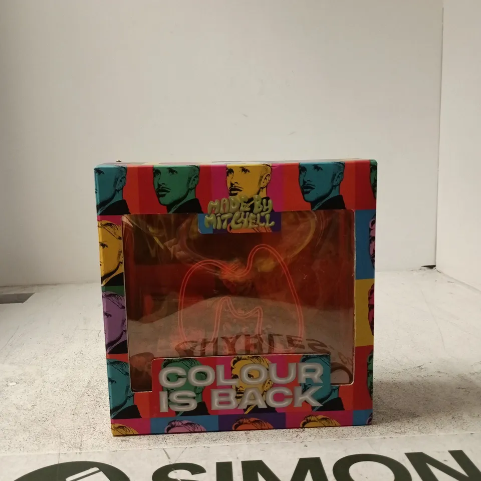 MADE BY MITCHELL COLOURFUL MAKE-UP & ACCESSORIES SET – 'COLOUR IS BACK' (BOXED)