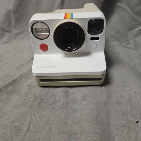 POLAROID NOW INSTANT CAMERA – WHITE WITH RAINBOW STRIPE