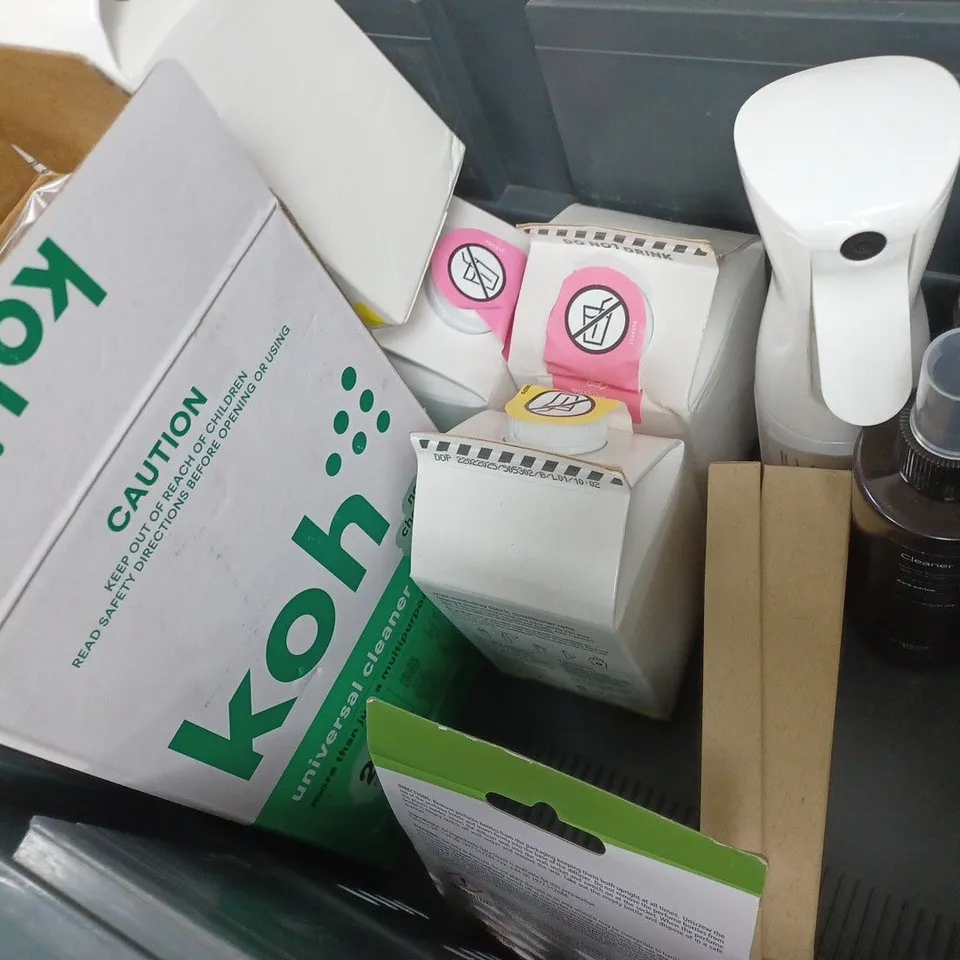 APPROXIMATELY 10 ASSORTED HOUSEHOLD ITEMS TO INCLUDE WOOD GLUE, STRAWBERRY PLANT FOOD, WASHING UP LIQUID, ETC - COLLECTION ONLY