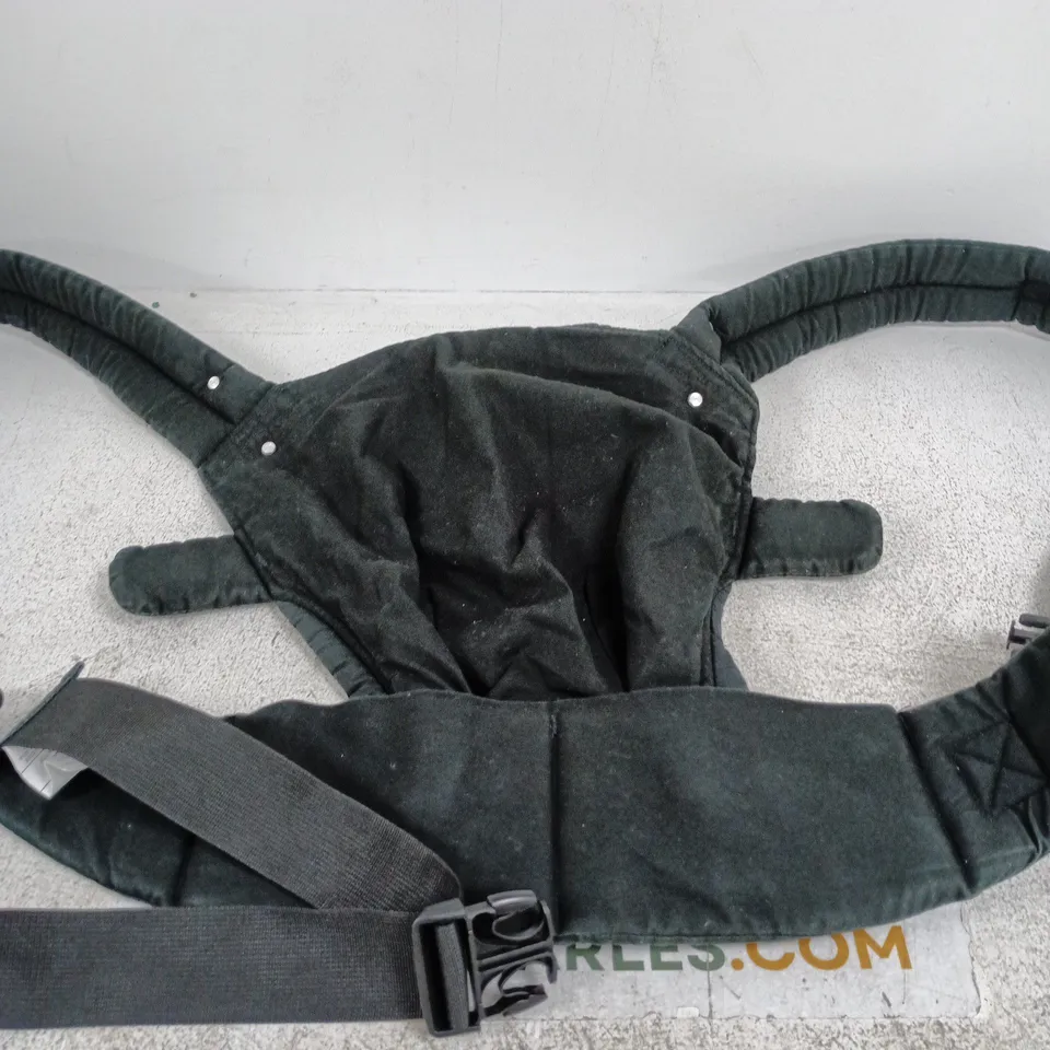 MOMCOZY BABY CARRIER – BLACK