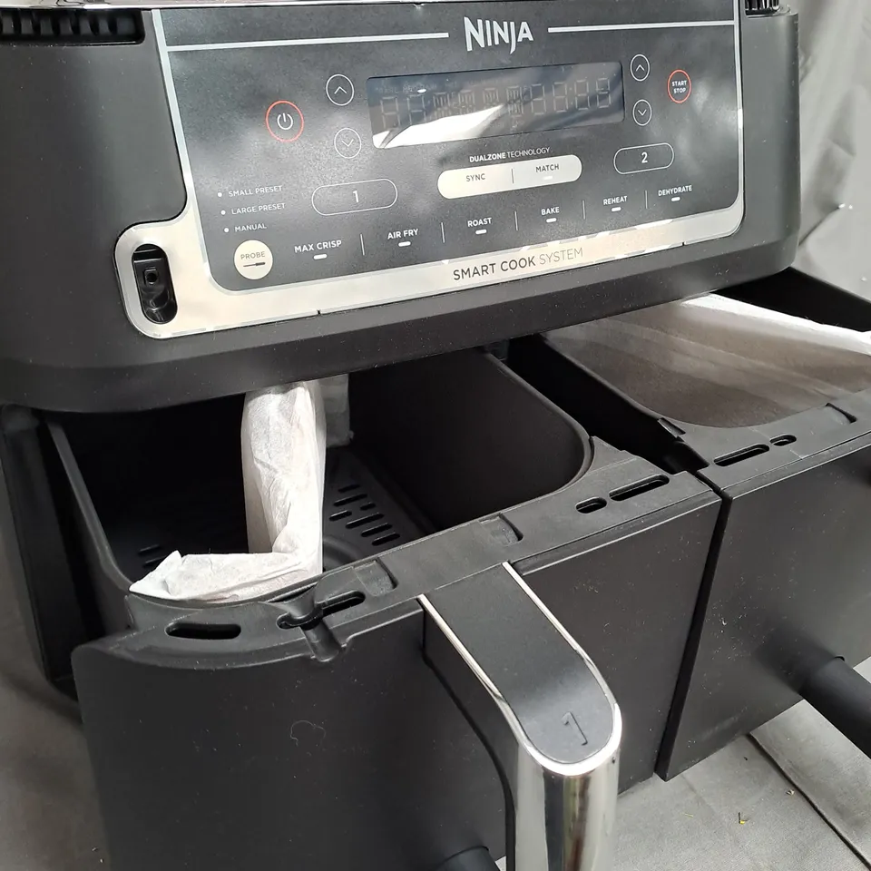 BOXED NINJA FOODI MAX DUALZONE AIR FRYER IN BLACK