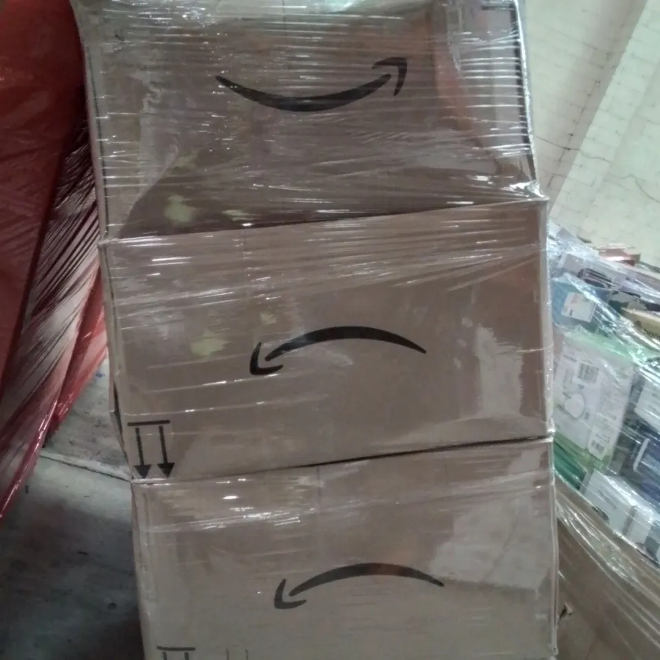 PALLET TO CONTAIN A LARGE QUANTITY OF PHONE CASES AND SCREEN PROTECTORS