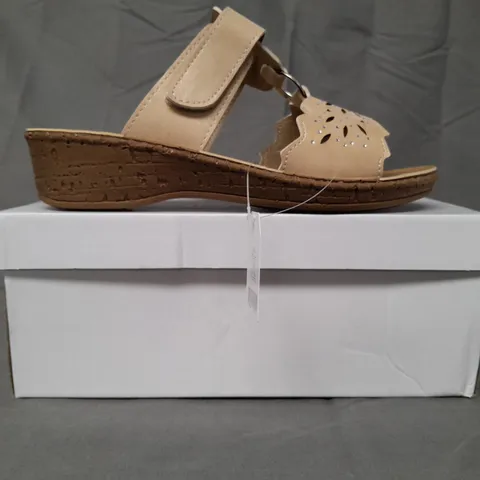 BOXED PAIR OF JO & JOE GIBRALTAR OPEN TOE WEDGE SANDALS IN GOLD COLOUR EU SIZE 39