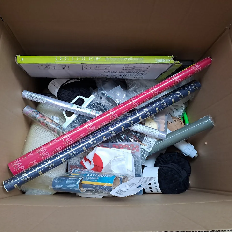 APPROXIMATELY 15 ASSORTED HOUSEHOLD PRODUCTS TO INCLUDE DOCK & BAY TOWEL, LINT ROLLER AND CLEANING WIPES