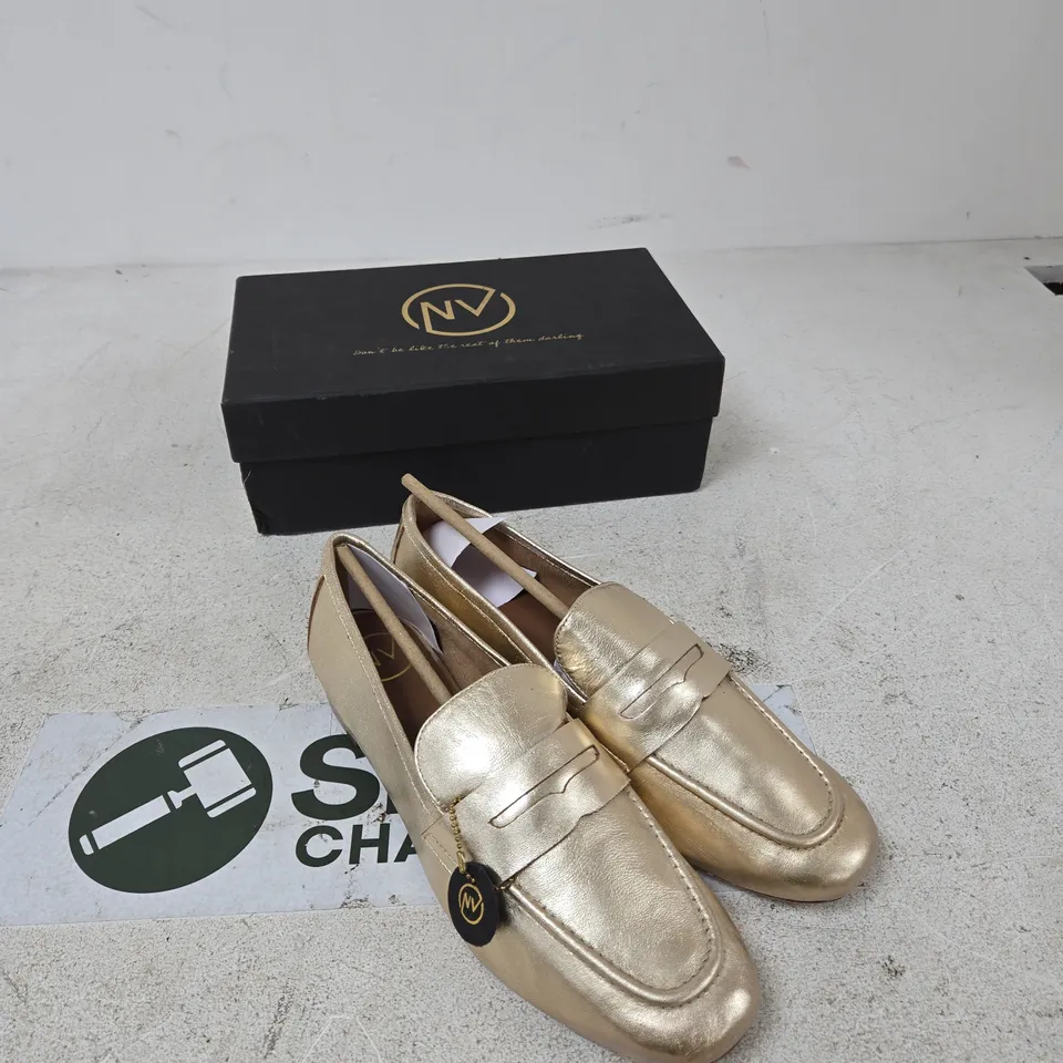 ZOIE NV GOLD LEATHER LOAFERS – UK 9