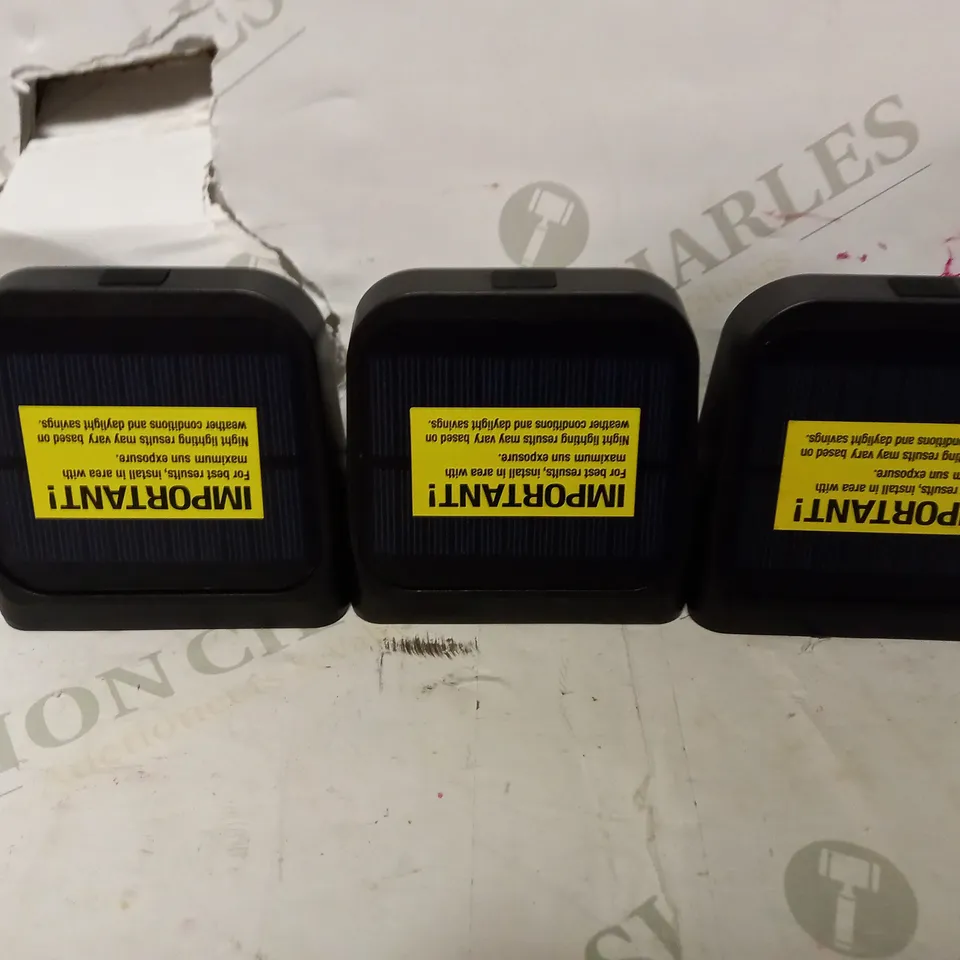 BELL AND HOWELL SET OF 2 SOLAR FENCE LIGHTS