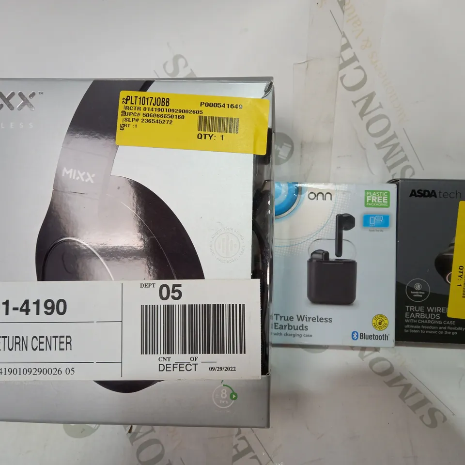 LOT OF APPROXIMATELY 20 ASSORTED HOUSEHOLD ITEMS TO INCLUDE MIXX EX-1 WIRELESS HEADPHONES, ONN TRUE WIRELESS EARBUDS, ASDA TECH TRUE WIRELESS EARBUDS, ETC