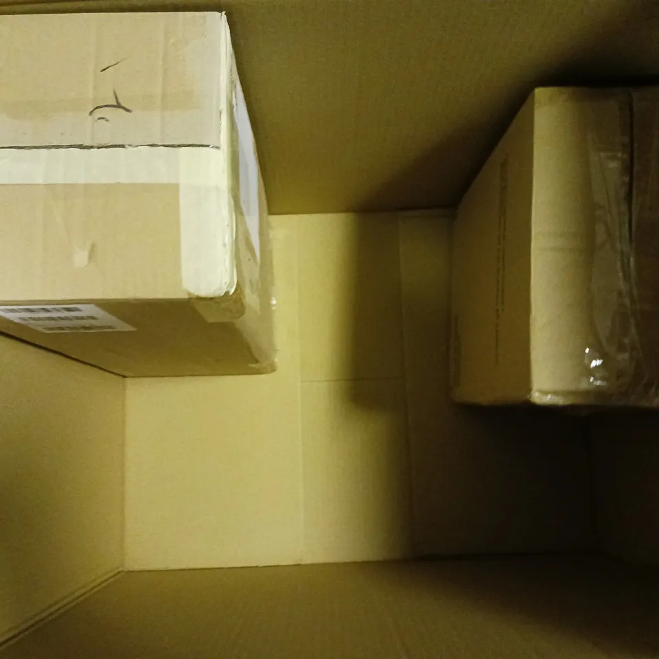 BOX OF APPROX 5 ASSORTED ITEMS TO INCLUDE - BERRY REEF , BLACK TROUSERS , DESPICABLE ME FART BLASTER ETC