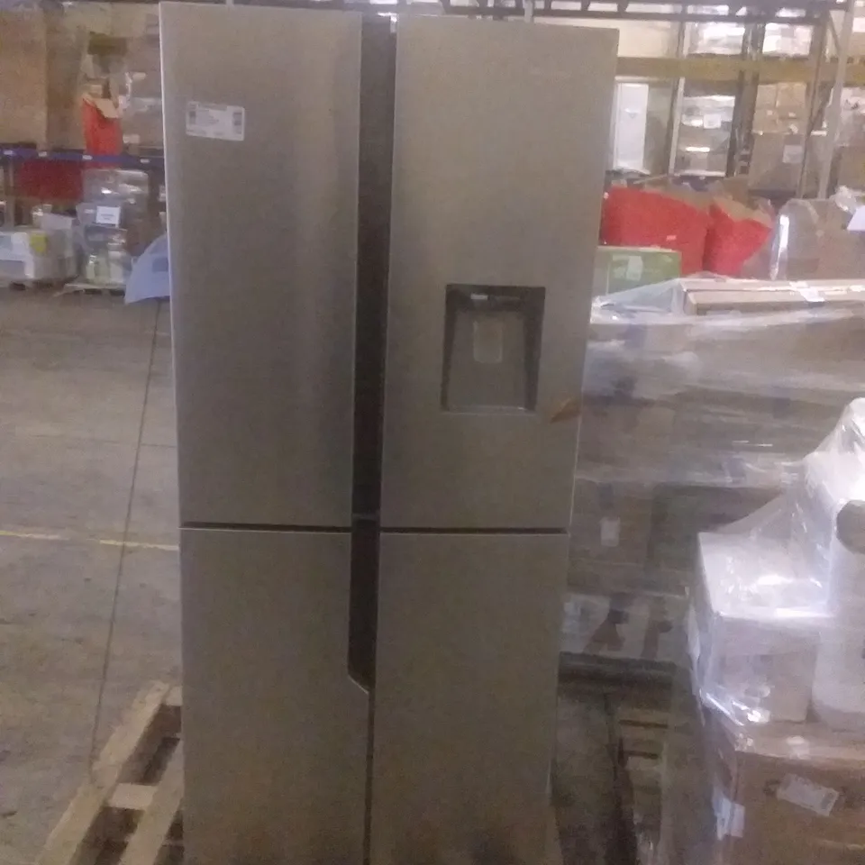 HISENSE FREE STANDING AMERICAN FRIDGE FREEZER