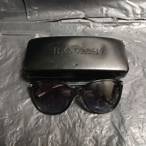 BOXED PAIR OF RALPH LAUREN SUNGLASSES 