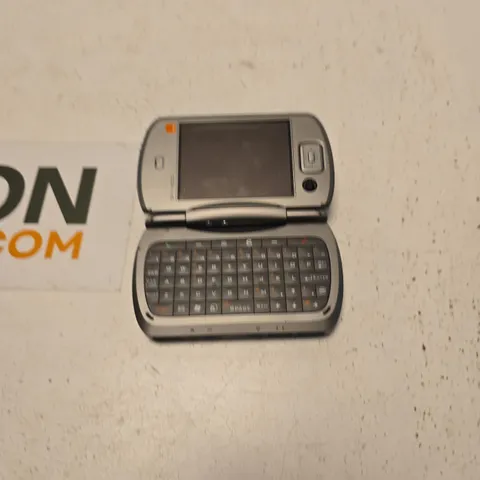 VODAFONE SPV M5000 SMARTPHONE WITH SLIDE-OUT QWERTY KEYBOARD