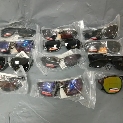 APPROXIMATELY 40 ASSORTED FASHION GLASSES BY OBJECT IN VARIOUS STYLES AND SIZES