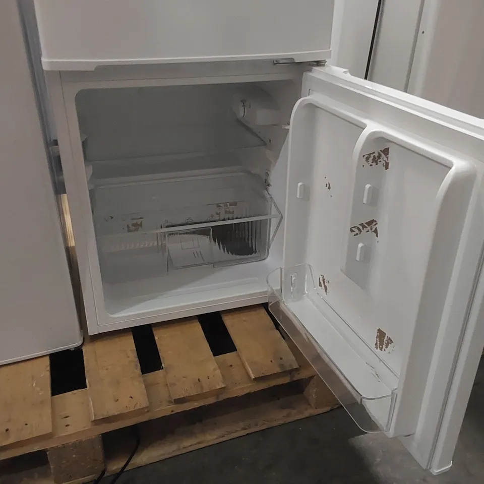 COMFEE 87L UNDER COUNTER FRIDGE FREEZER RCT124WH1(E) - UNPROCESSED RAW RETURN