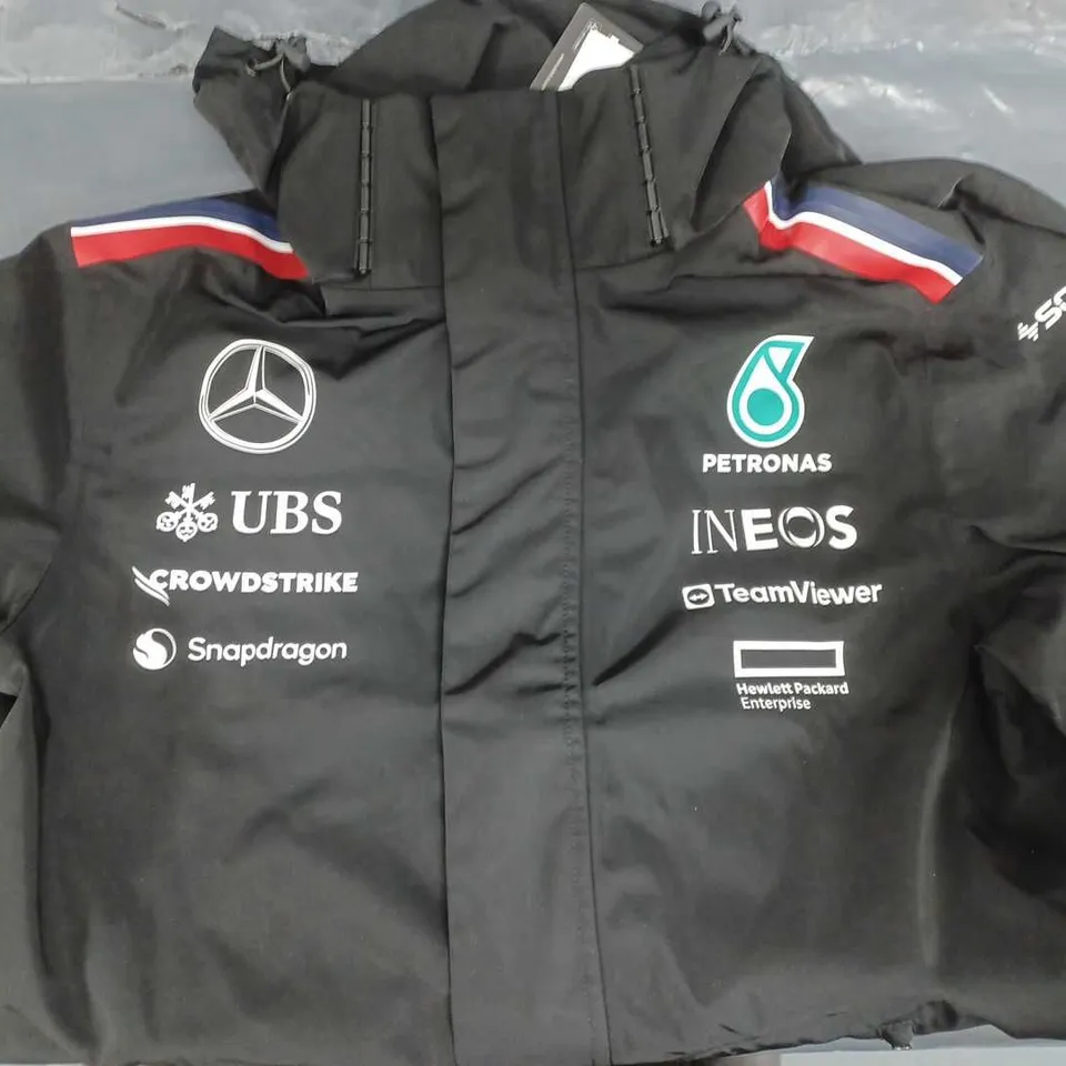 MERCEDES AMG PETRONAS FORMULA ONE TEAM HOODED COAT IN BLACK SIZE MEDIUM