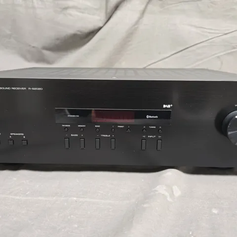 YAMAHA RS202D BLACK STEREO RECEIVER DAB SILVER 220 VOLTS