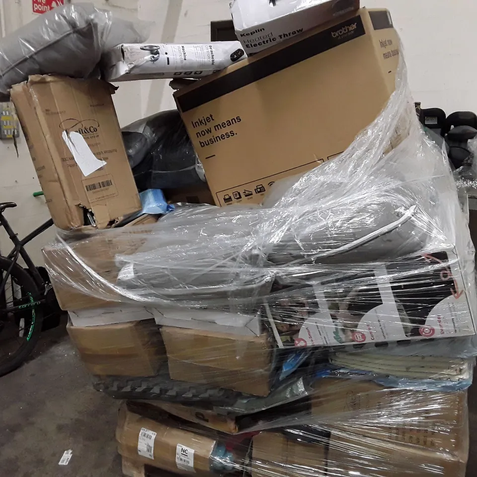 PALLET OF ASSORTED HOUSEHOLD GOODS AND PRODUCTS TO INCLUDES:WALLPAPER,ELECTRIC HEATED THROW BLANKET,VACUUM STORAGE BAGS,PILLOWS 