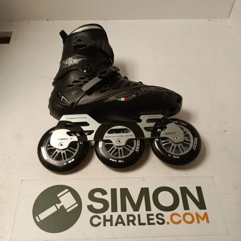 BOXED PAIR OF ROCES INLINE SKATES IN BLACK - UK 9