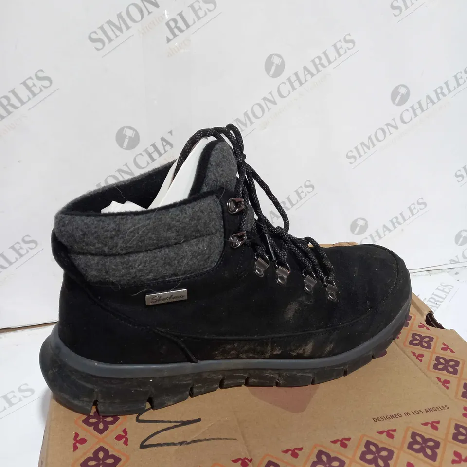 BOXED SKECHERS SYNERGY WARM TECH BOOTS, BLACK - SIZE 7