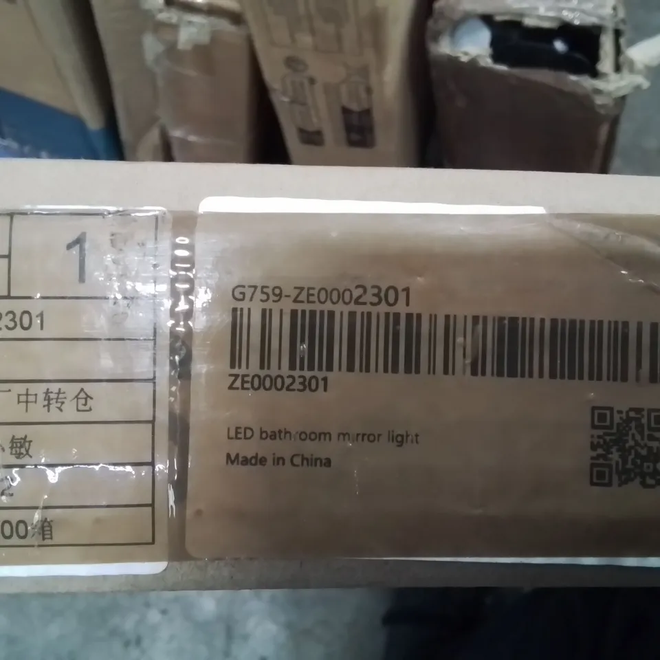 BOXED LED MIRROR LIGHT