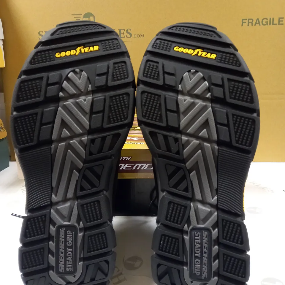 SKETCHERS MENS LACE UP BOOTS SIZE 8