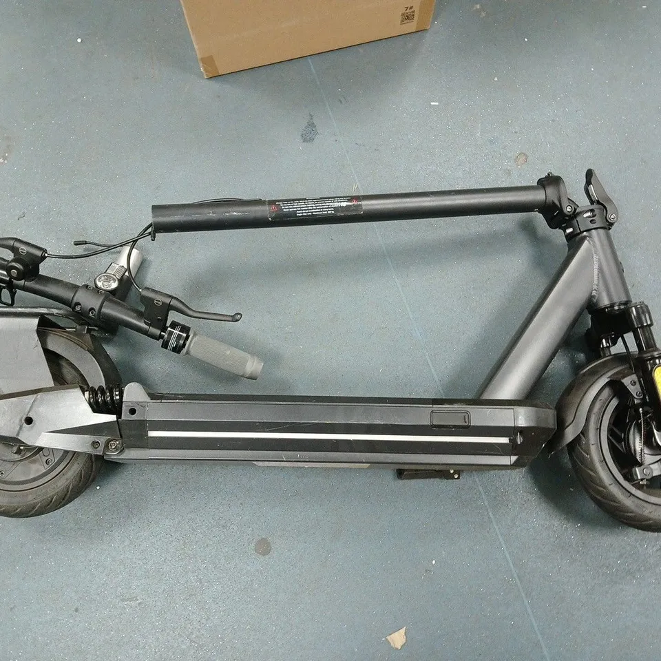 BUSBI HORNET PRO ELECTRIC SCOOTER - COLLECTION ONLY