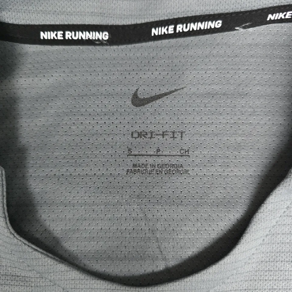 NIKE MENS RUNNING T-SHIRT FZ4782-065 – COOL GREY - SMALL