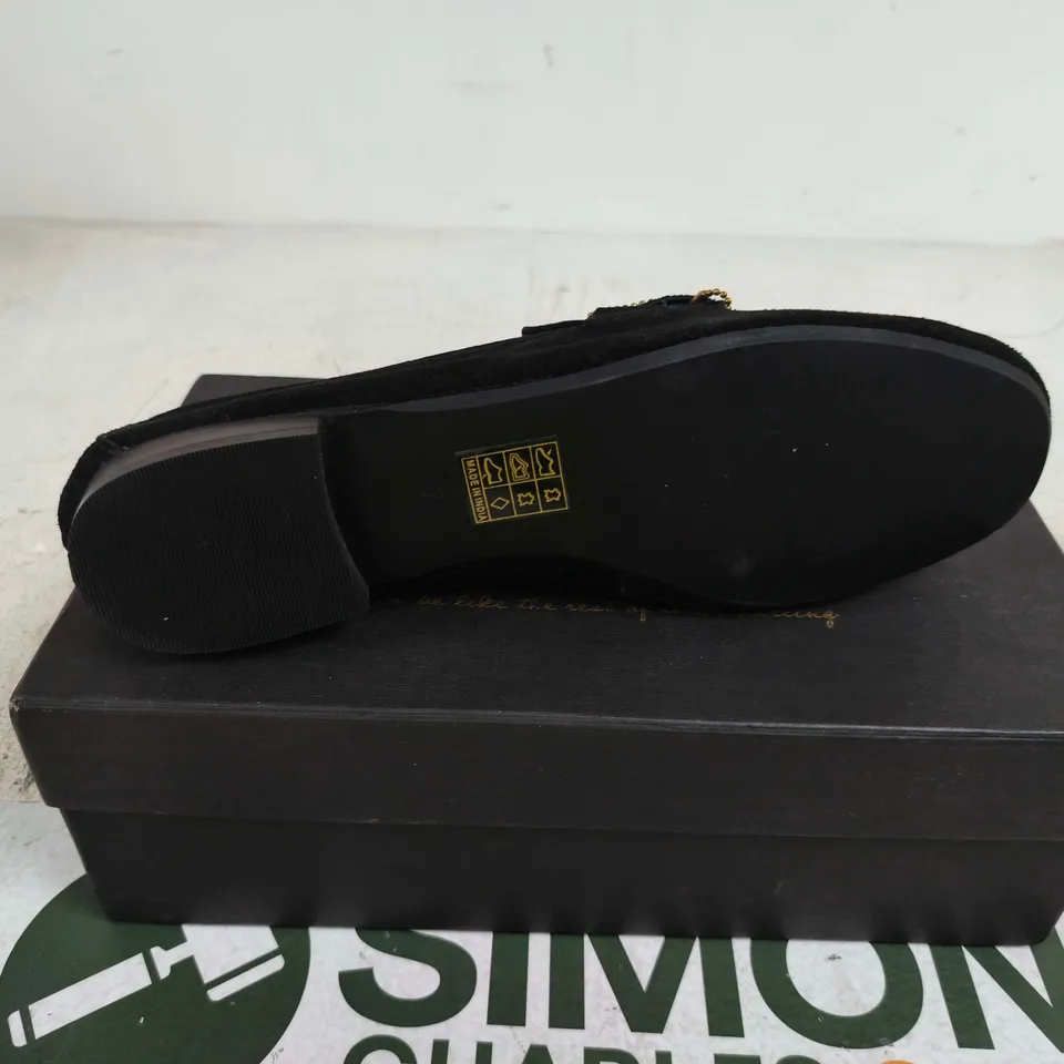 BV ZOIE BLACK SIZE 7 SHOES BOXED