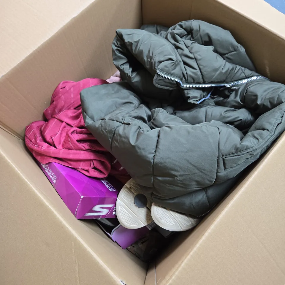 BOX OF ASSORTED CLOTHING ITEMS INCLUDING SKECHERS BLACK TRAINERS, TRETORN WAIST BAG, GREEN PADDED JACKET & PINK GARMENT