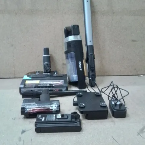 BOXED SHARK STRATOS VACUUM CLEANER 